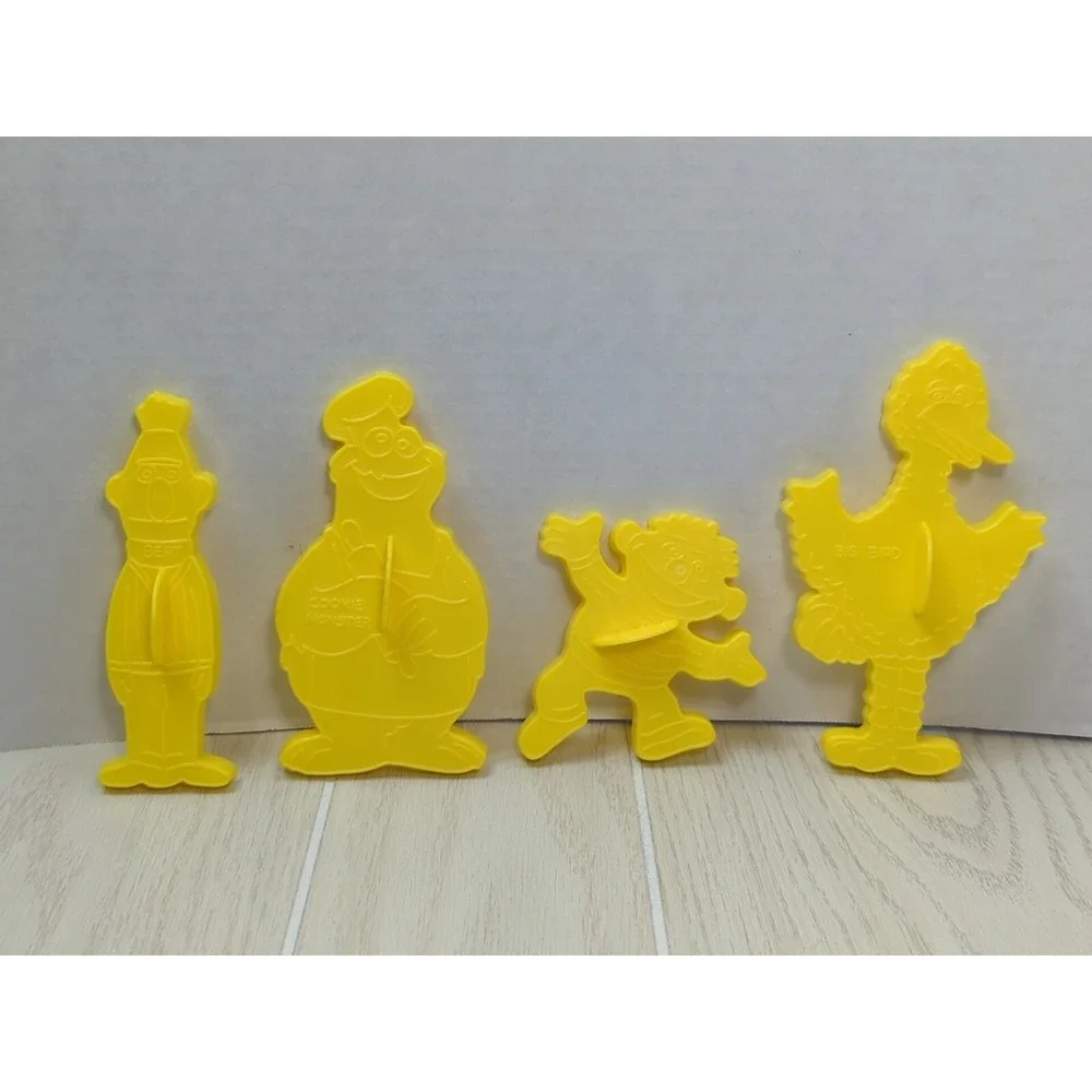 Sesame street vintage cookie cutters Ernie Bert Big Bird Cookie Monster Wilton